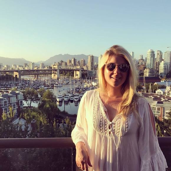 Meet your Posher, Tamsin - Picture 1 of 1